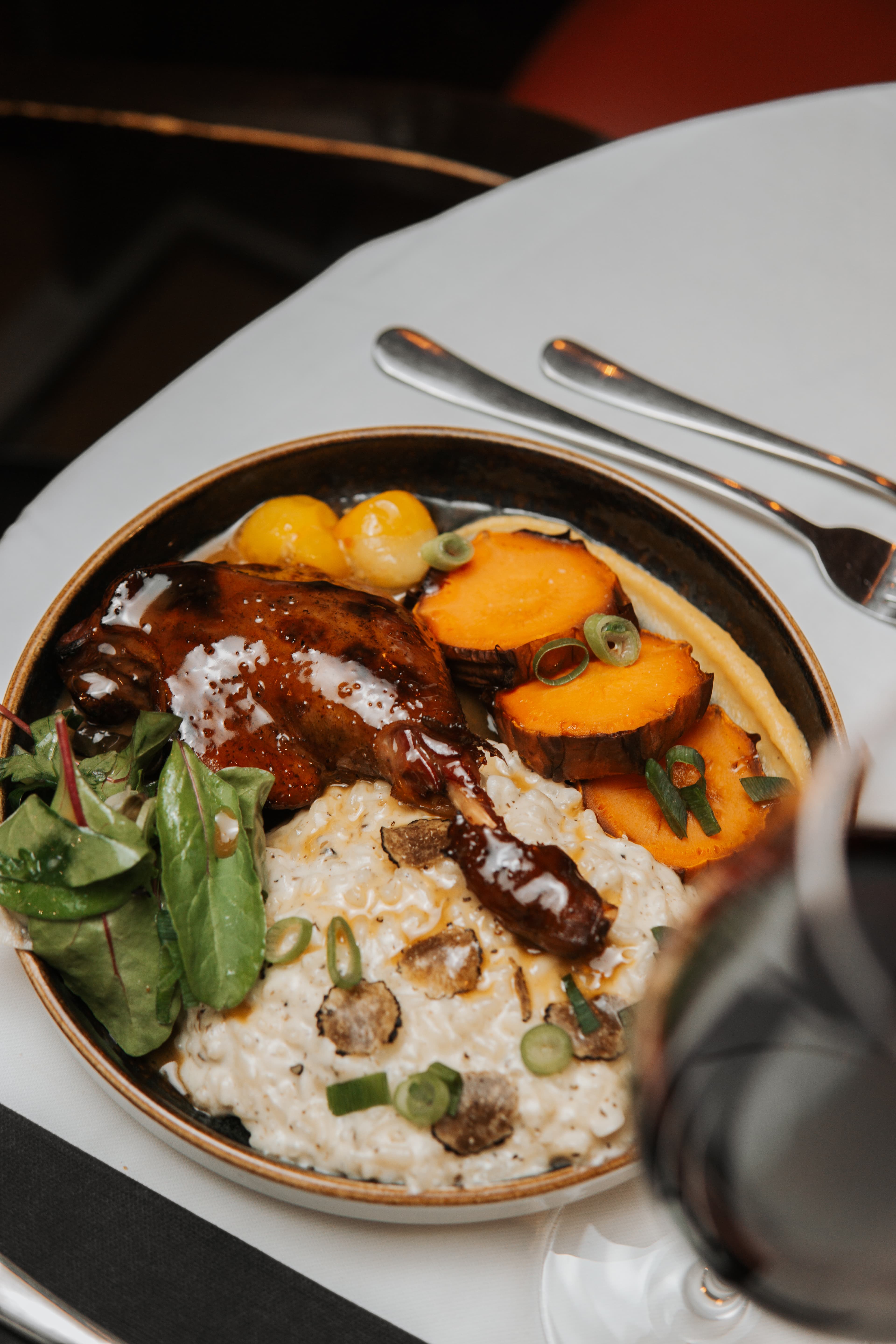 Dessertpresentatie met fijne details